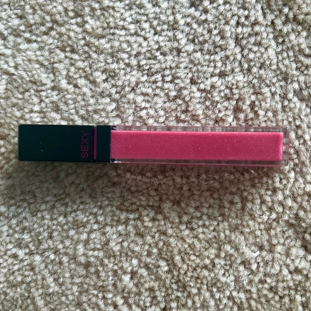 *NEW* Victoria’s Secret Very Sexy Lipgloss in “Passion” 4.5g DISCONTINUED